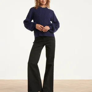 Flared Jeans Black – Ψηλόμεσο Γυναικείο Τζιν σε Γραμμή Καμπάνα | Smashed Lemon